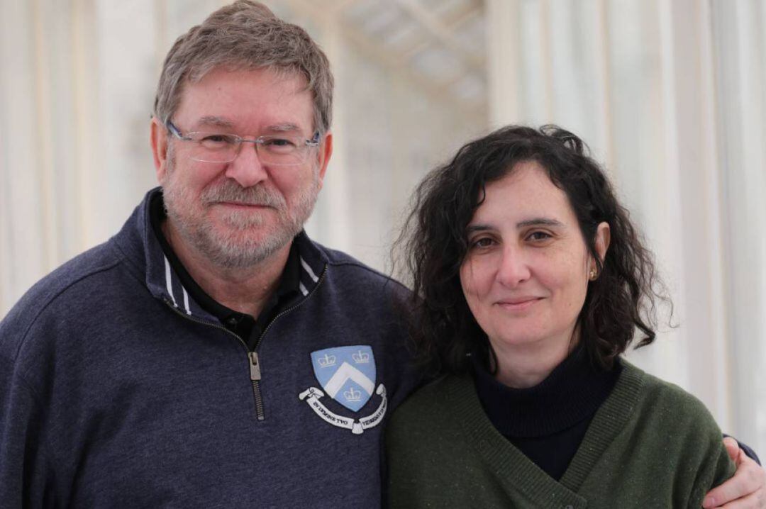 Juan Fueyo junto a su mujer, Candelaria Gómez.  