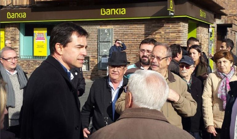 Andres Herzog, durante su encuentro con &#039;preferentistas&#039; en Leganés