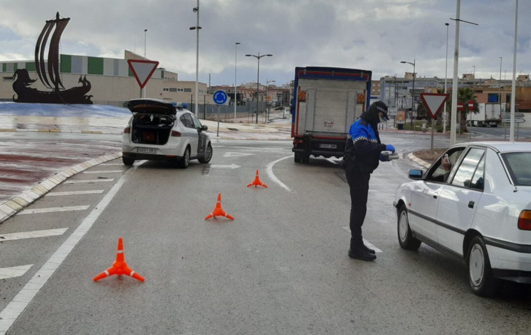 Controles de la policía local en Mazarrón