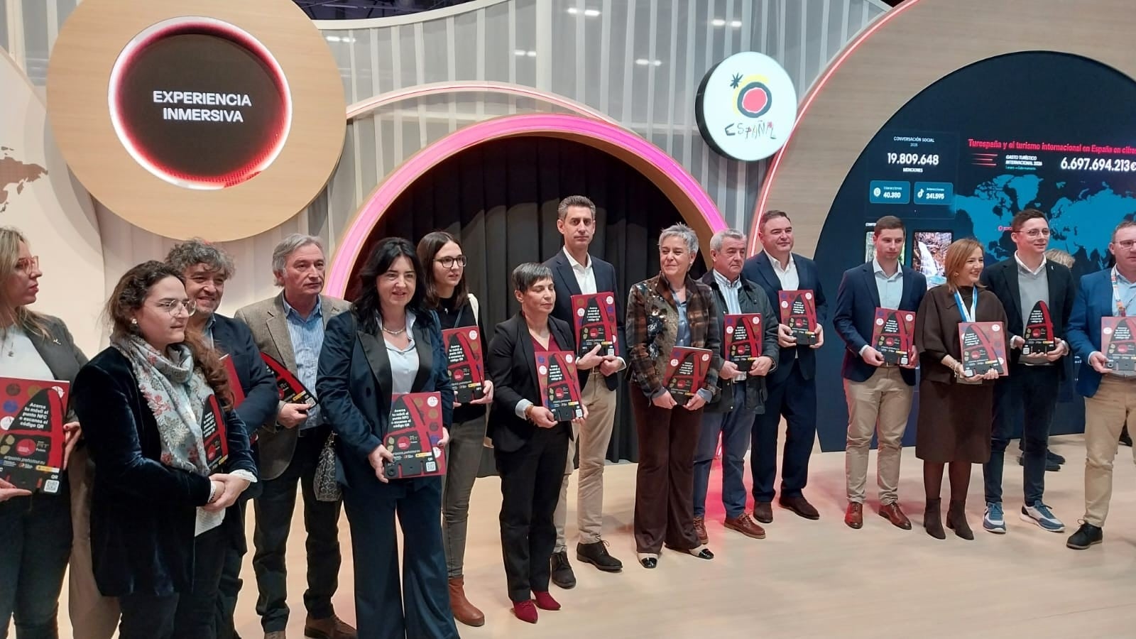 Foto de familia de los municipios adheridos. Foto: Comarca de Somontano de Barbastro