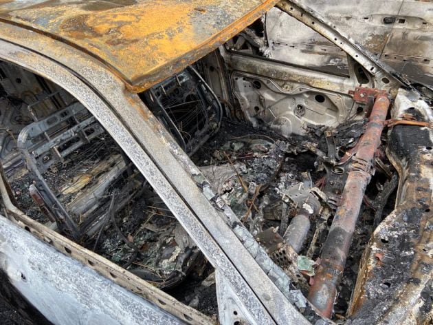 Uno de los vehículos afectados por el incendio