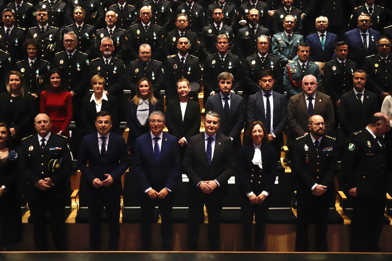 Un momento de la entrega de medallas al mérito celebrado este lunes en Málaga