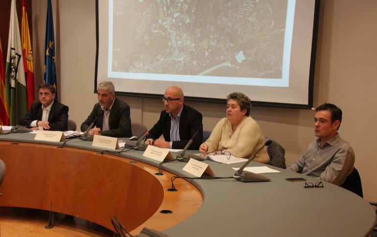 Els alcaldes, en una roda de premsa per deixar clara la seva postura.