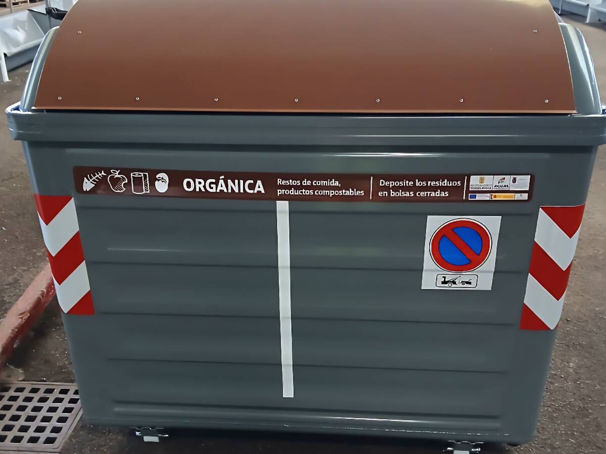 Torrelavega despliega el contenedor marrón para impulsar la recogida de residuos orgánicos