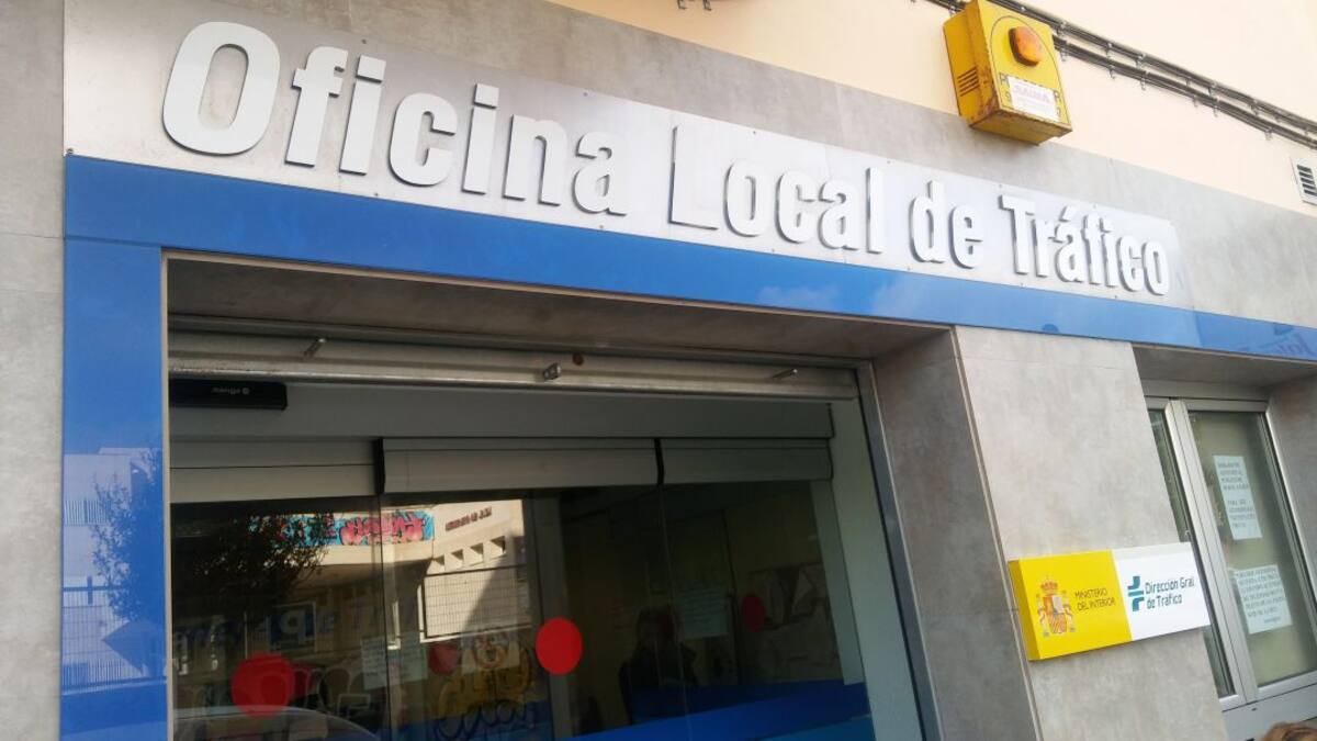 Más de 300 británicos han hecho ya el canje de su permiso de conducir en las Pitiusas