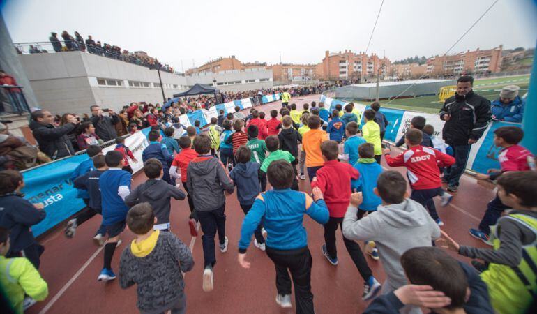 El Cross Escolar es una fiesta familiar que fomenta la práctica deportiva desde la infancia