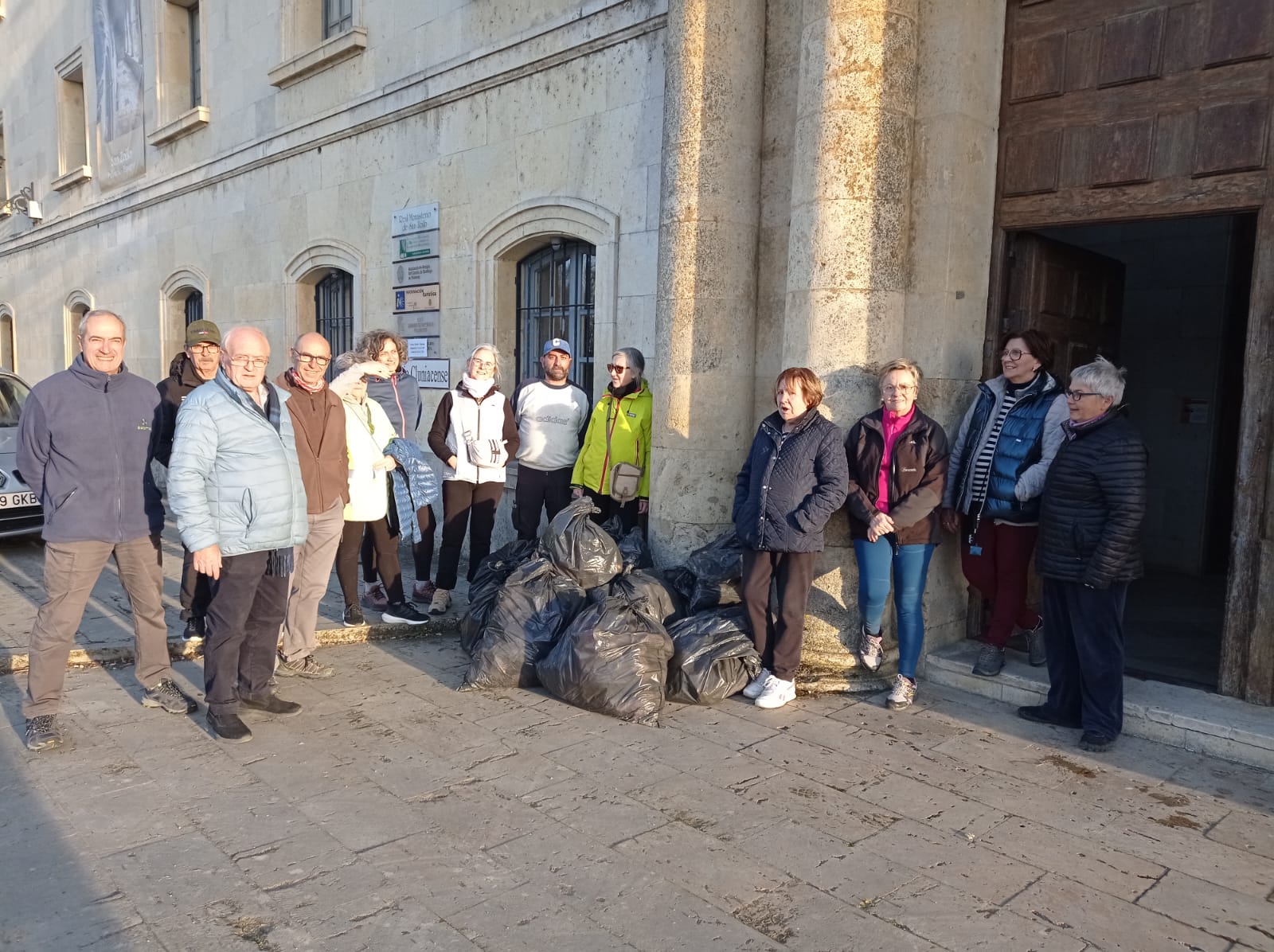 Voluntarios al finalizar la jornada