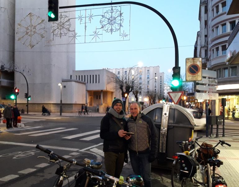 Paseamos de la mano de Rubén y Pablo