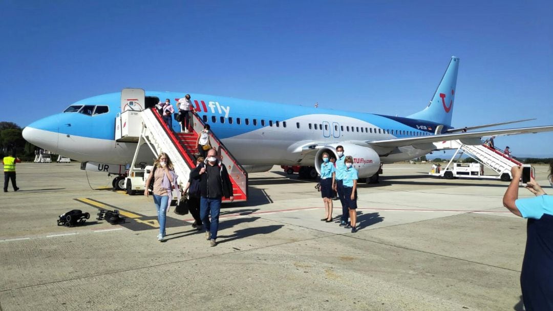 Llegada del avión de TUI al aeropuerto de Jerez