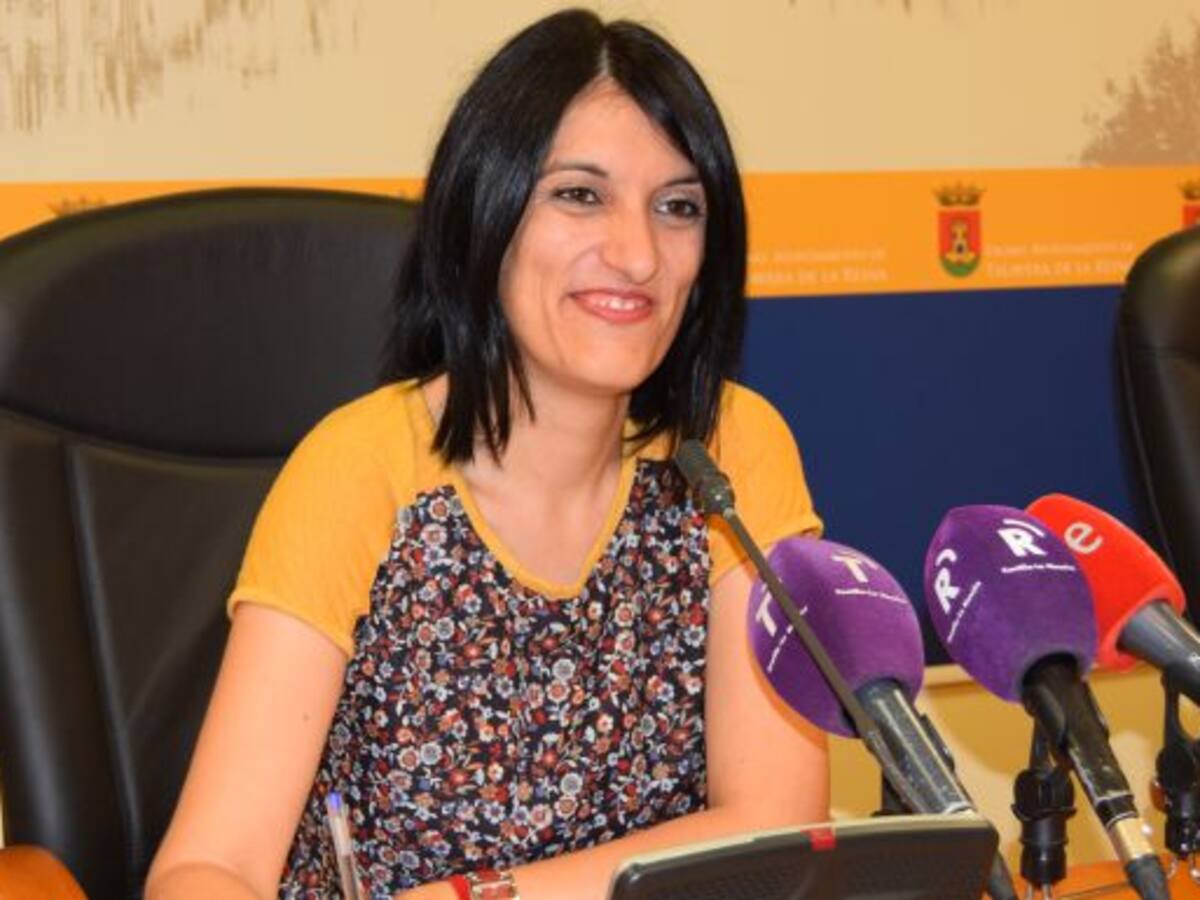 La concejala Raquel Vetas afirma que el dinero de la playa hubiera estado mejor empleado en desbroce para evitar incendios