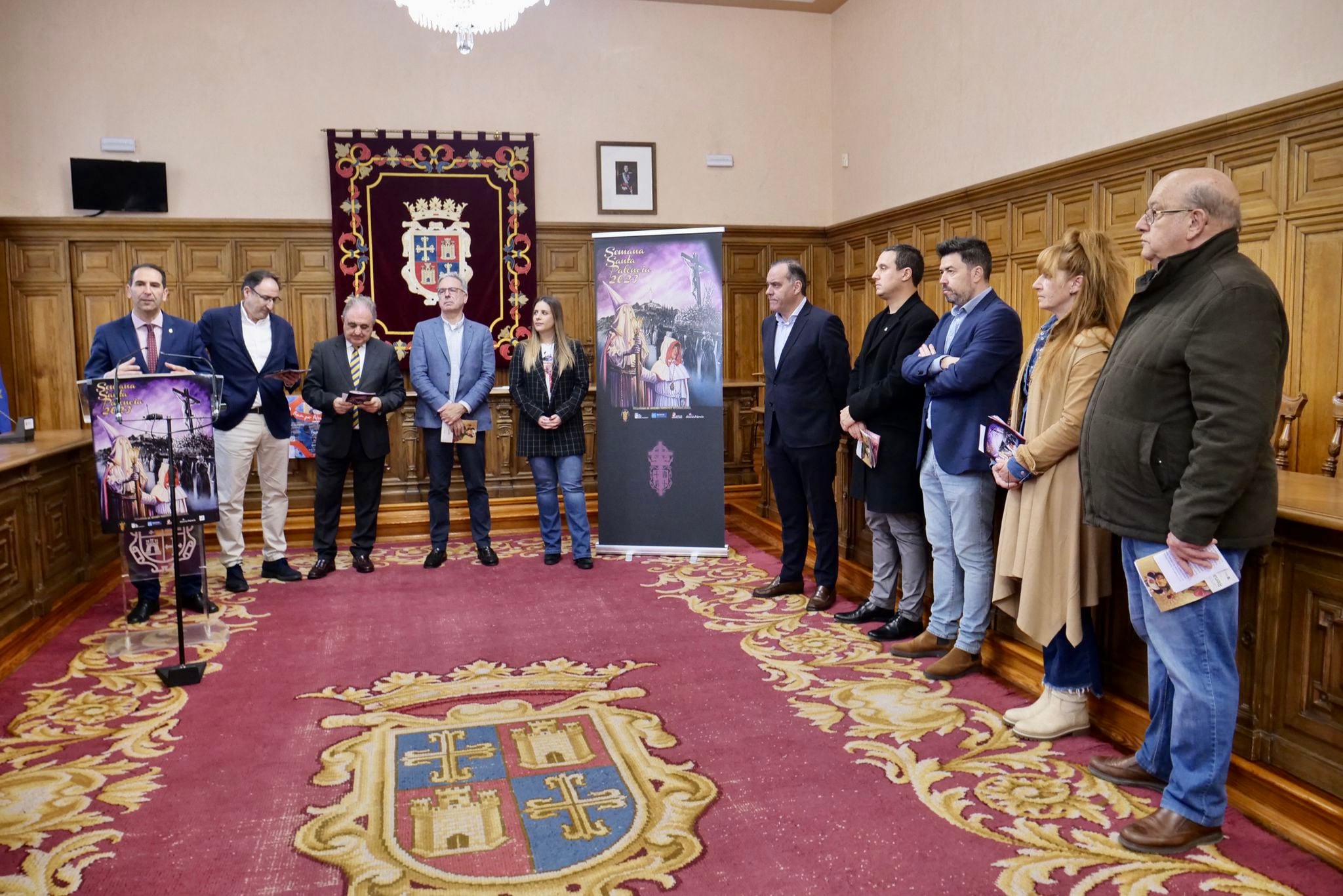 El Ayuntamiento presenta nuevas rutas y transporte gratuito para potenciar la Semana Santa de Palencia