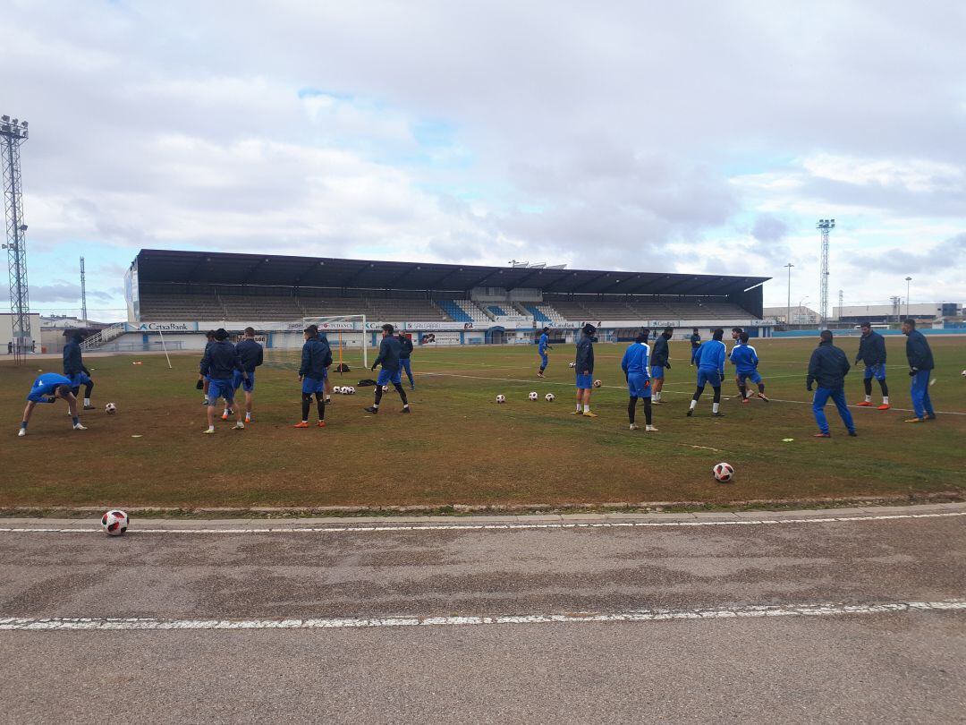 La plantilla ribereña durante la última sesión de trabajo de la semana en El Montecillo.