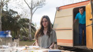 Un actor en pantalla con "la viuda negra"