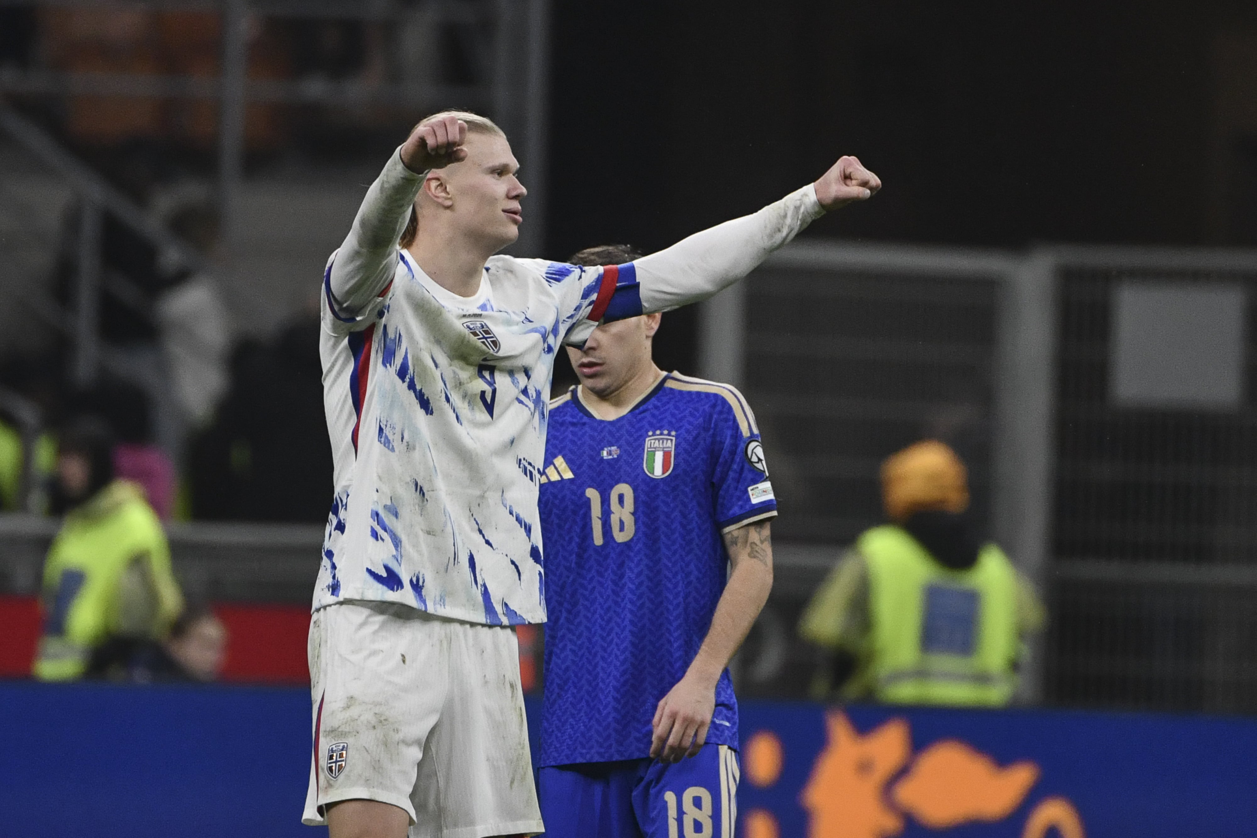 Erling Haaland celebra el triunfo de Noruega a Italia en los clasificatorios para el Mundial 2026