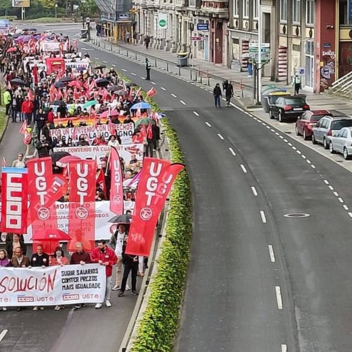 Centenares de personas salen a la calle en el 1º de mayo para reclamar medidas contra la pérdida del poder adquisitivo