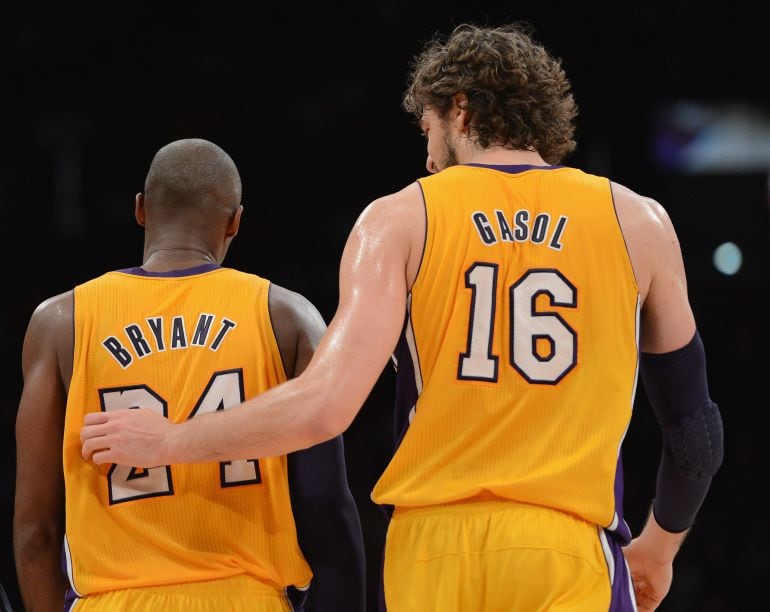 Kobe Bryant y Pau Gasol, durante un partido con Los Lakers