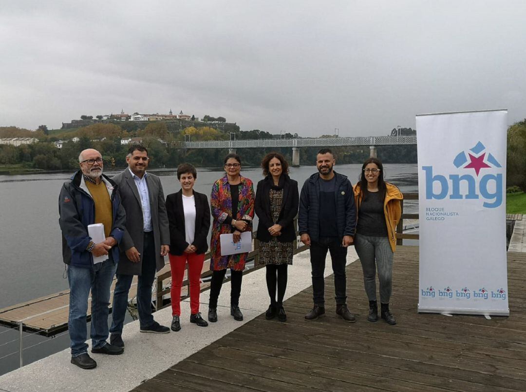 José Martínez Tato, Uxío Benítez, Ánxela Fernández, Carme da Silva, Sandra González, Anxo Baz y Beatriz Lomba en el acto del BNG en Tui.