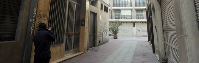 Exterior del domicilio del consejero murciano de Cultura, Pedro Alberto Cruz