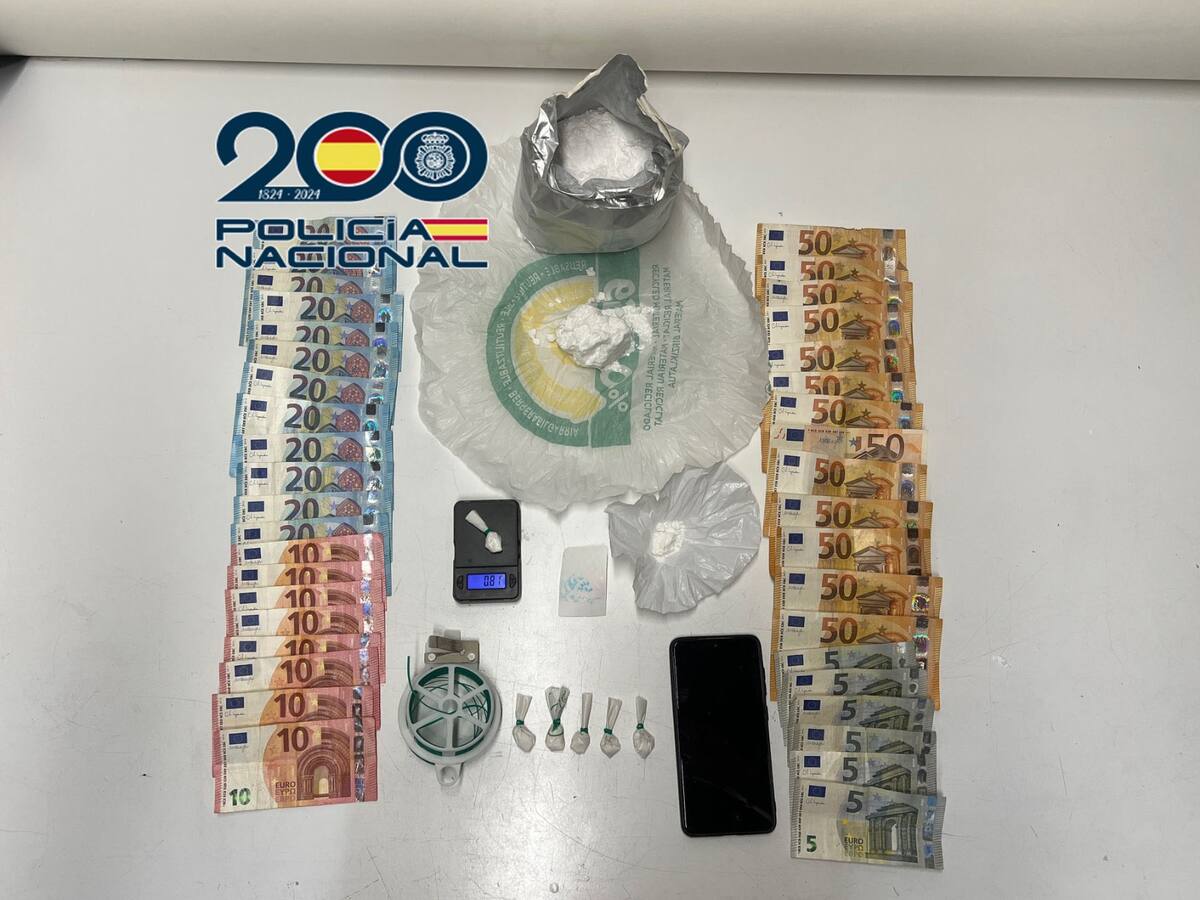 La Policía Nacional desmantela un punto negro de venta de droga en el centro de León