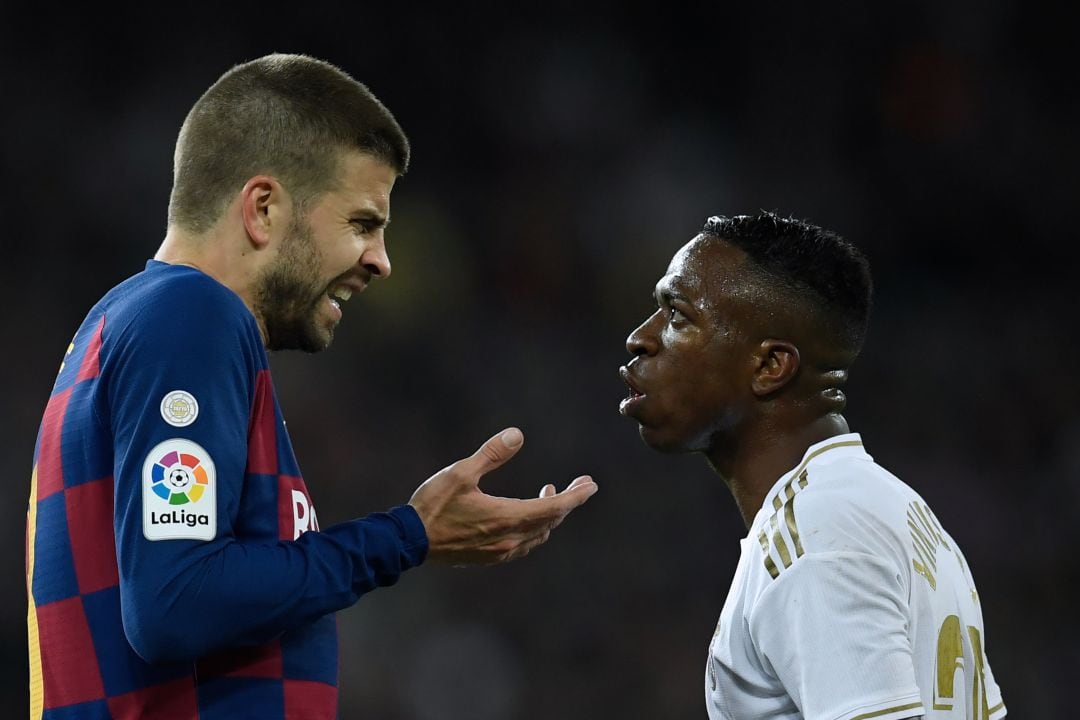 Piqué recrimina una acción a Vinicius, en El Clásico