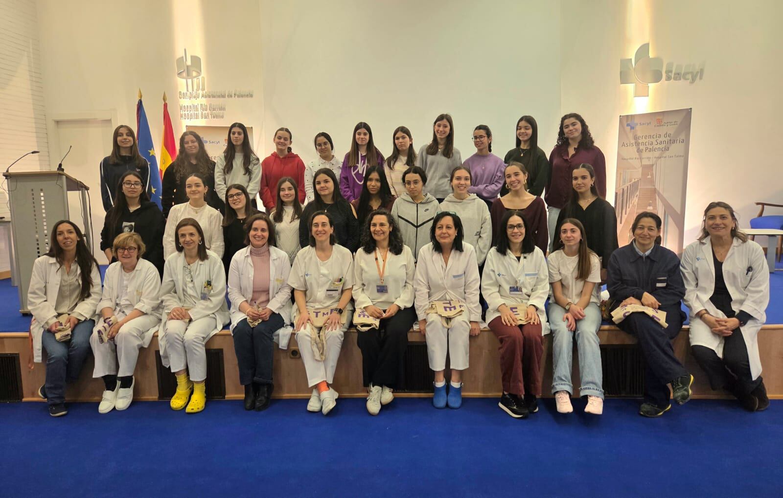 El Complejo Asistencial Universitario de Palencia acerca la innovación sanitaria a 25 alumnas de ESO participantes del programa STEM Talent Girl
