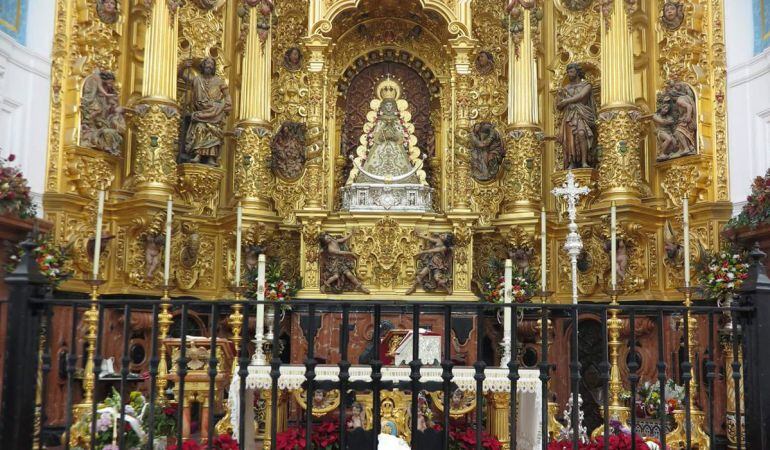 Altar mayor de la Virgen del Rocío