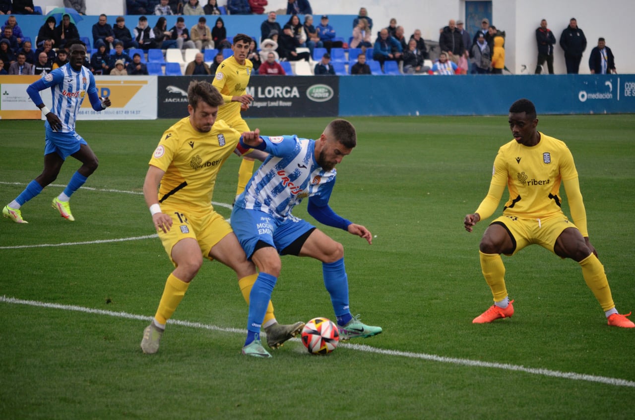 Cassio Junior, a la derecha, durante el partido