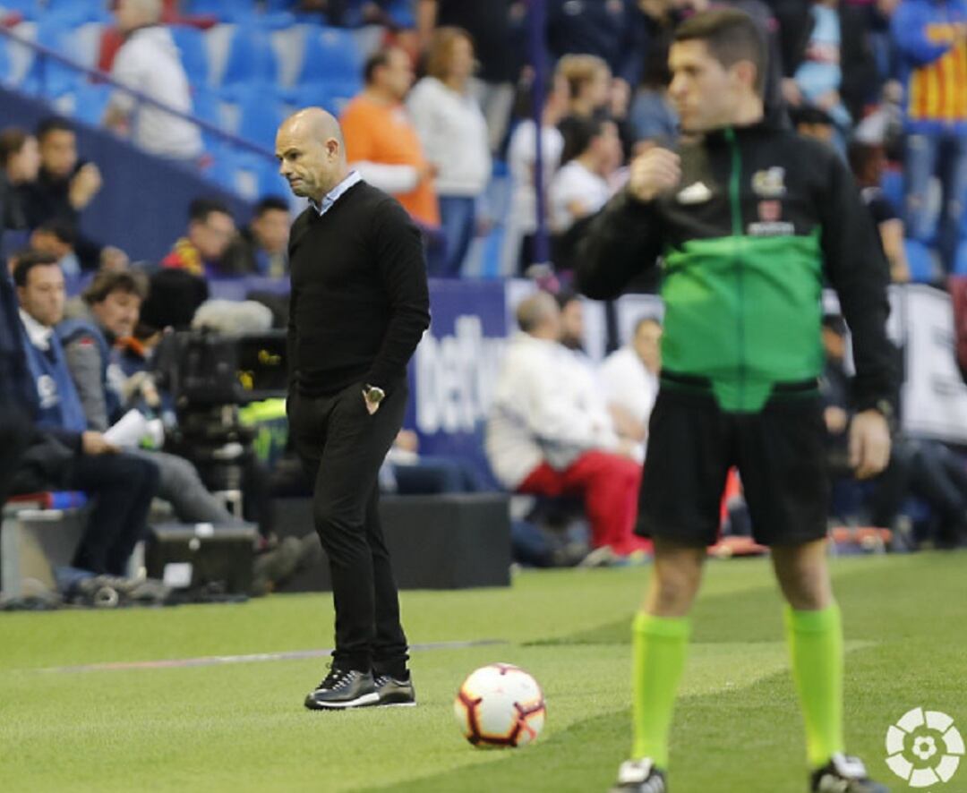 Paco López ante el Huesca 