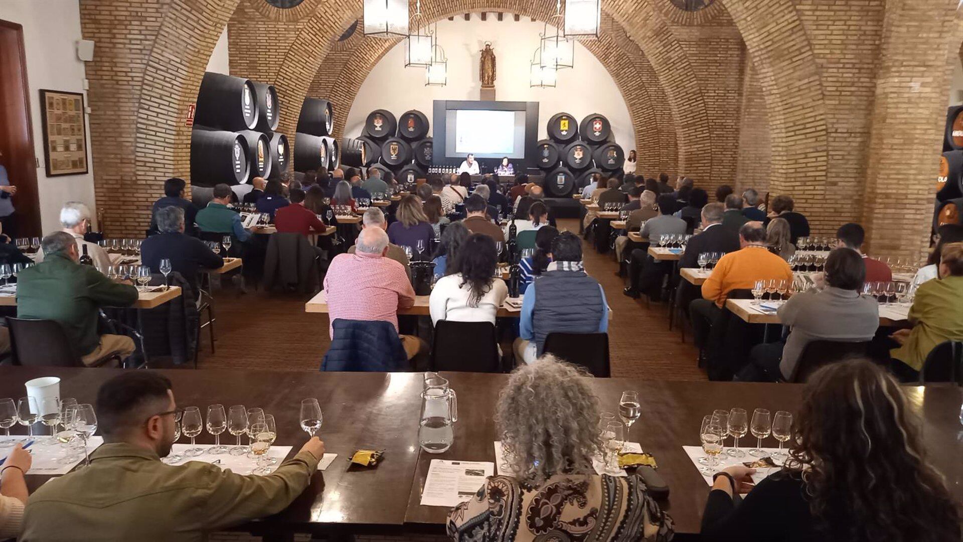 El Ifapa presenta sus vinos de variedades autóctonas andaluzas ante más de 100 profesionales del sector.