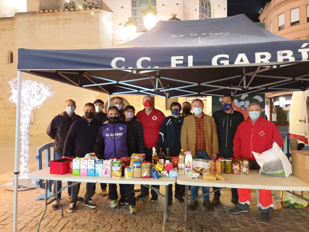 Recogida de productos de la Cruz Roja de Gandia 