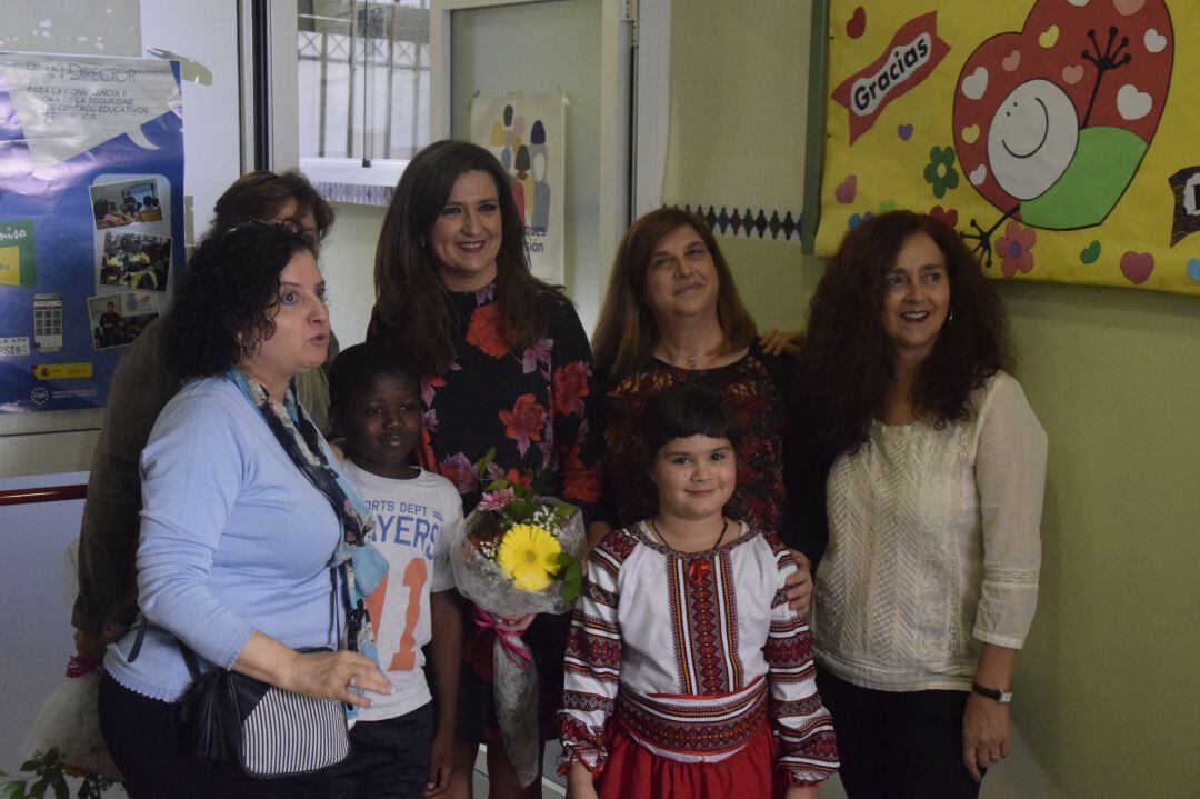 Visita de la delegada de Educación, Yolanda Caballero, al Colegio Tetuán.