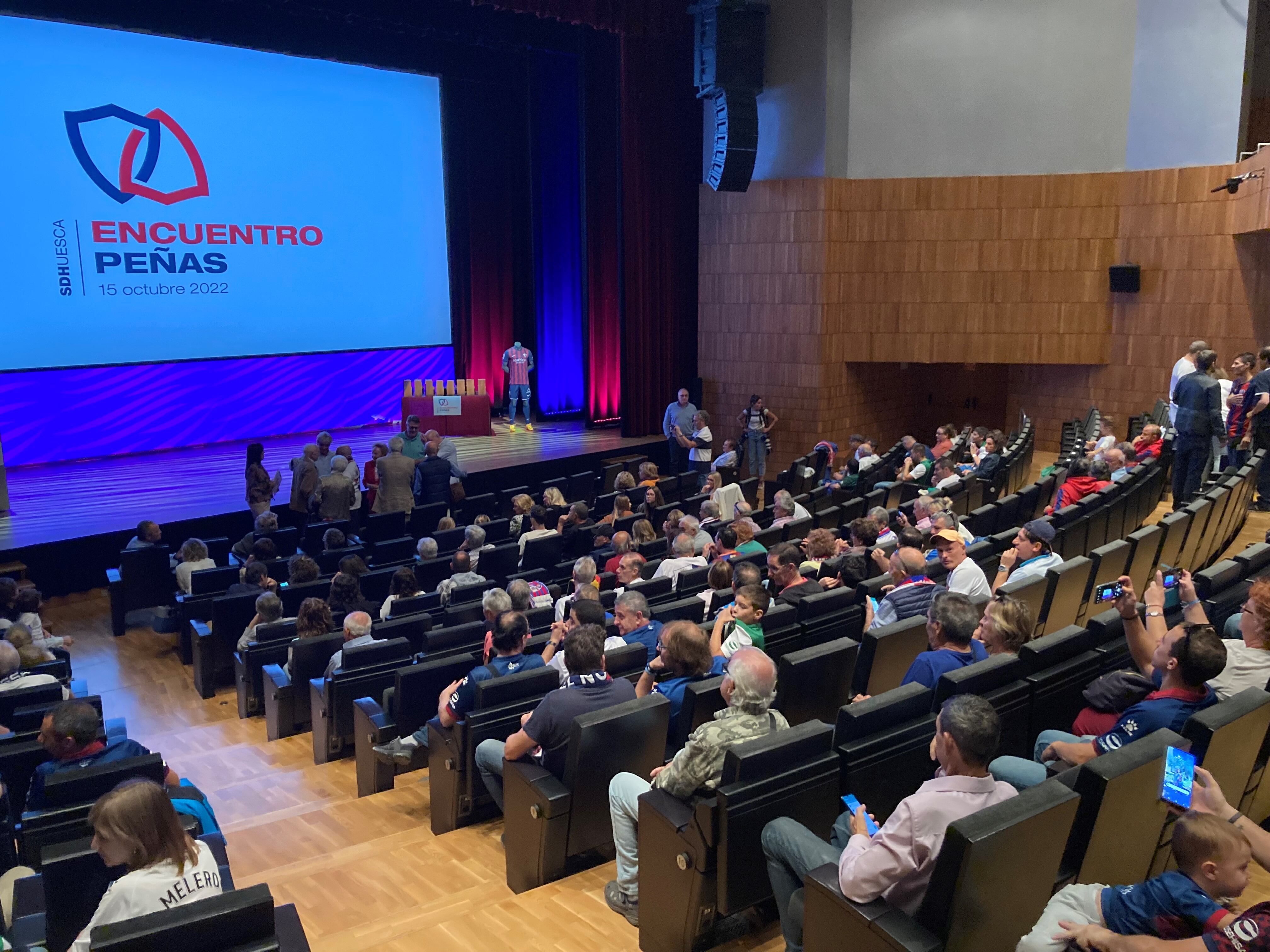 Momento del inicio del encuentro en el Palacio de Congresos