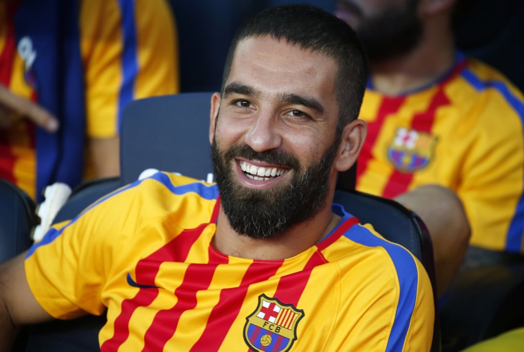 Arda Turan en el banquillo culé