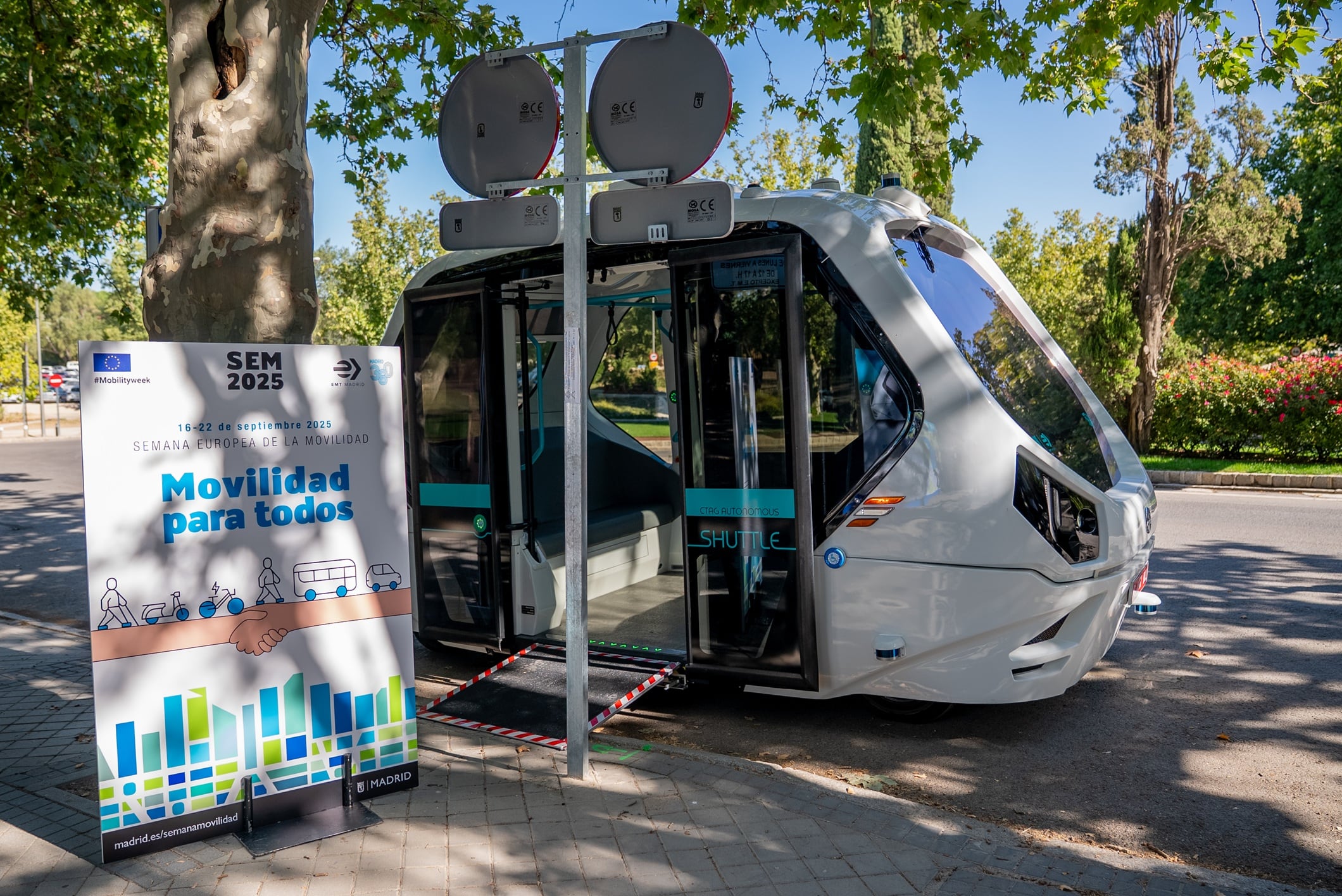 Vehículo del CTAG en Casa de Campo
