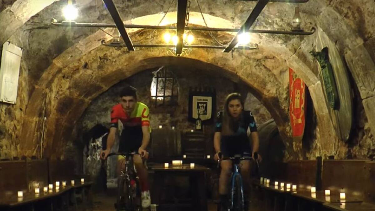 Los ciclistas y hermanos Sara y Álvar Martín repasa en la SER el video de felicitación del año nuevo y sus proyectos para esta temporaada