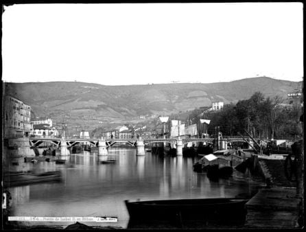 Puente de Isabel II de Bilbao hacia 1870