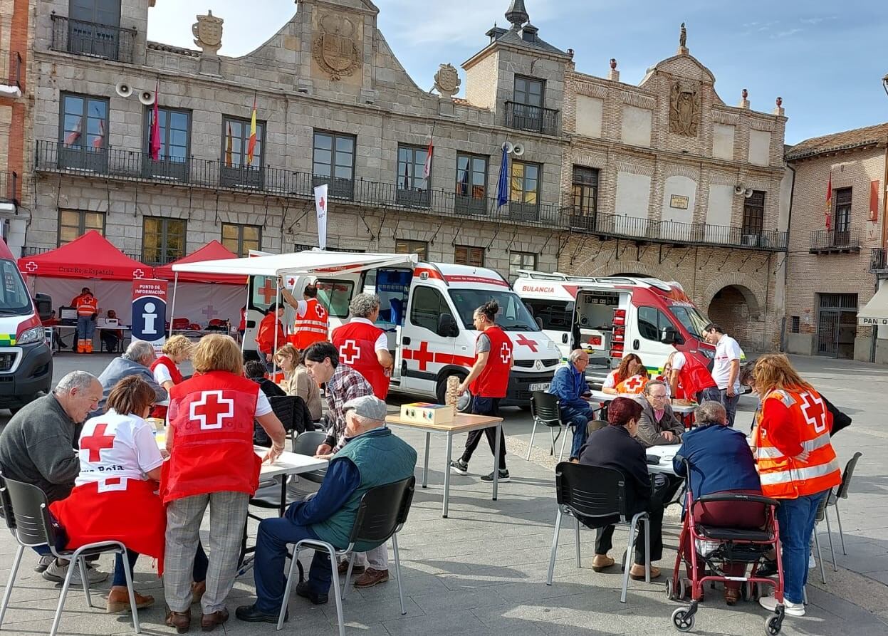 Encuentro informativo de Cruz Roja en la Plaza Mayor de Medina del Campo