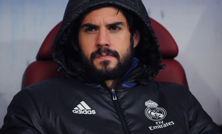 Isco, en el banquillo