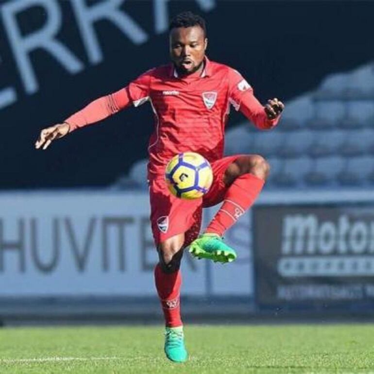 James Igbekeme, durante un partido con el Gil Vicente