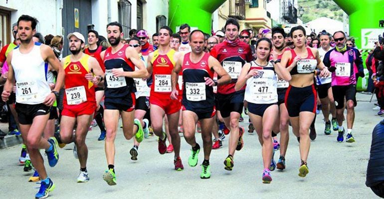 Participantes en una edición anterior del Cross Pantano del Víboras.