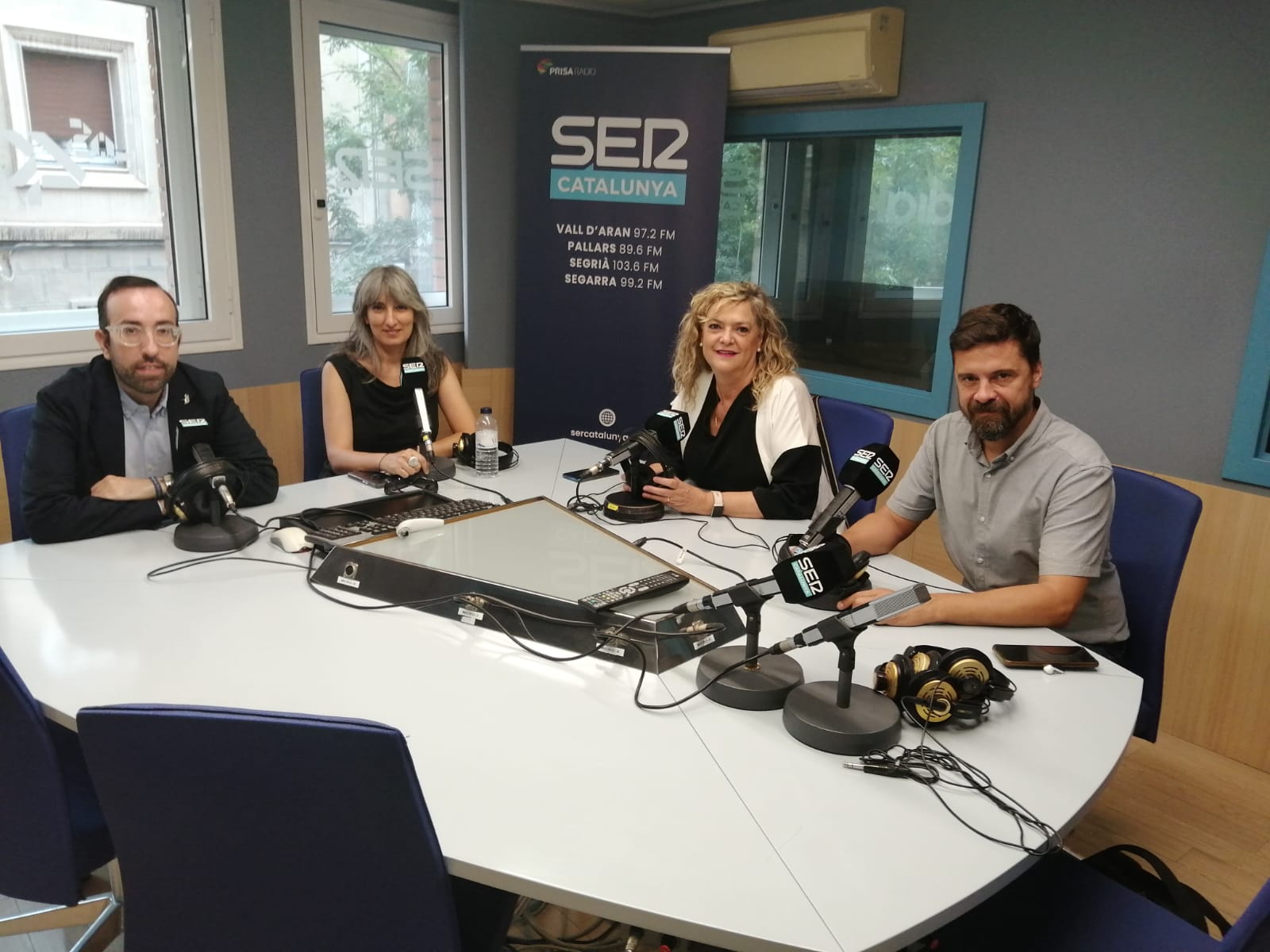 Primera tertúlia de regidors de la Paeria de Lleida de la temporada de l&#039;Aquí Lleida 2025-26. D&#039;esquerra a dreta de la foto Xavi Palau, Sandra Castro, Violant Cervera i Carlos Enjuanes.