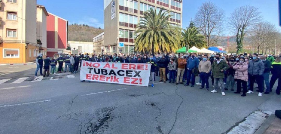 trabajadores de Tubacex cumplen cien dias de huelga