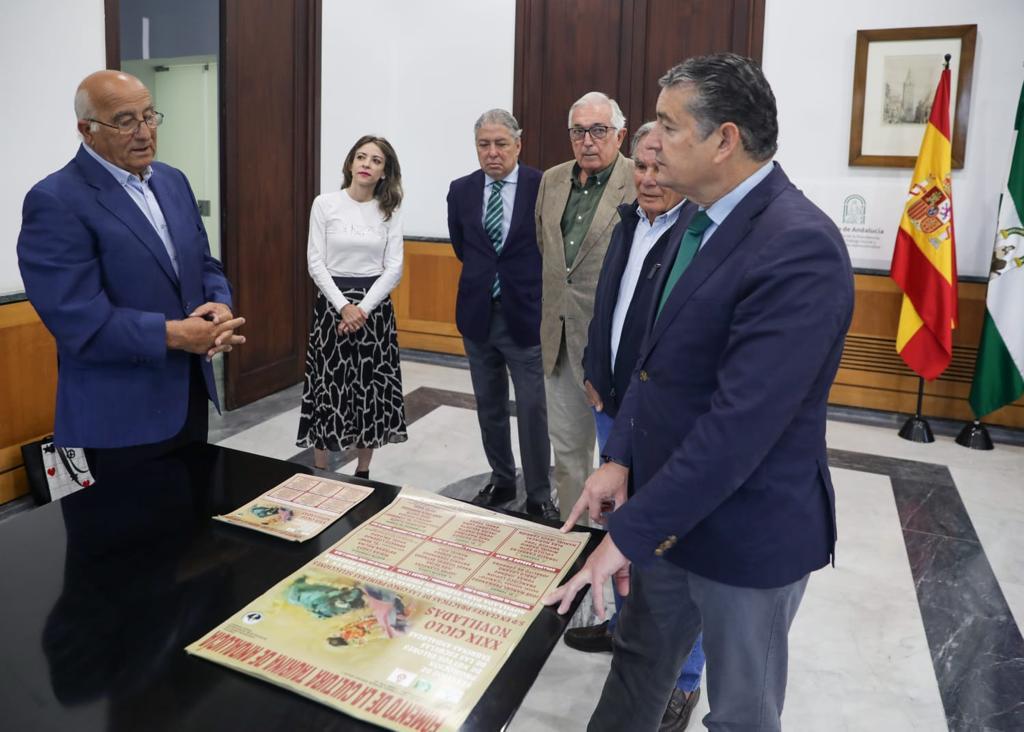 Eduardo Ordóñez presenta el ciclo de novilladas de promoción al consejero Antonio Sanz