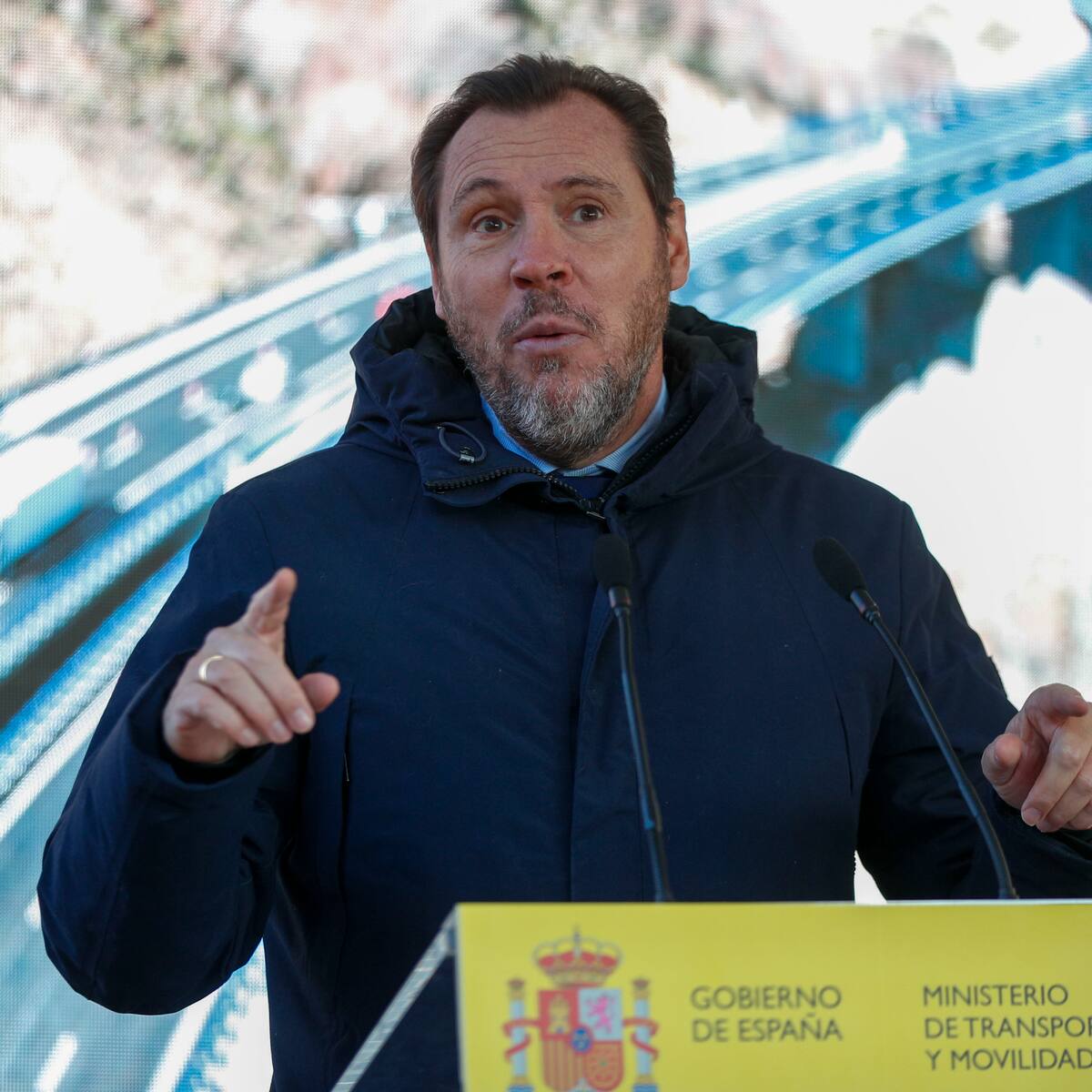 Óscar Puente reabre el viaducto Do Castro por el que pasarán 3.000 vehículos diarios y que supone "un estreno" después de una inversión de 90 millones de euros