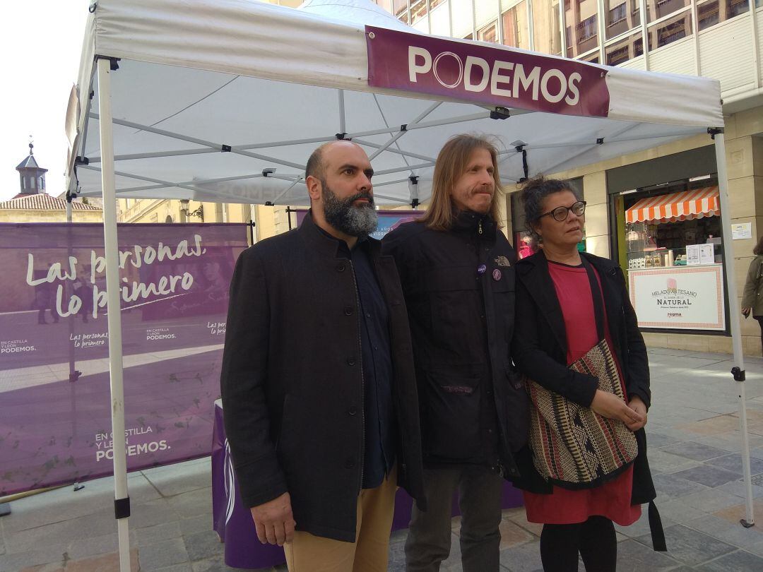 Imagen de archivo de Pablo Fernández junto a candidatos palentinos