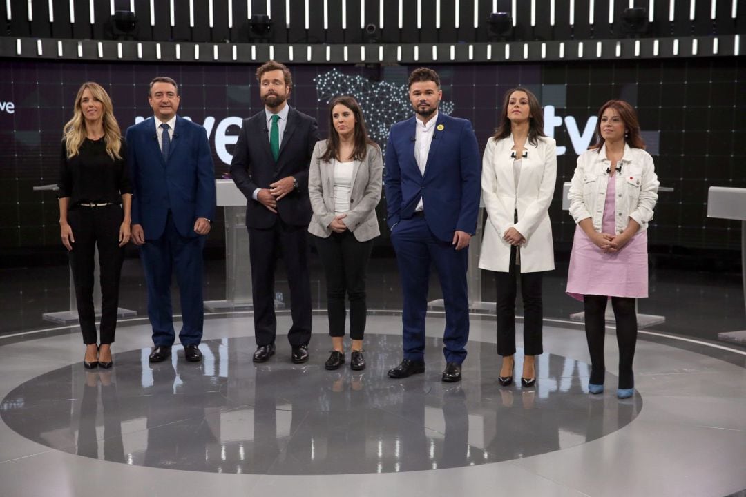 La portavoz del Grupo Parlamentario Socialista en el Congreso de los Diputados, Adriana Lastra, la portavoz del Grupo Parlamentario Popular en el Congreso de los Diputados, Cayetana Álvarez de Toledo, la portavoz del Grupo Parlamentario Ciudadanos en el Congreso de los Diputados, Inés Arrimadas, la portavoz del Grupo Parlamentario Unidas-Podemos en el Congreso de los Diputados, Irene Montero, el portavoz del Grupo Parlamentario Vox en el Congreso de los Diputados, Iván Espinosa de los Monteros, el portavoz del Grupo Parlamentario ERC en el Congreso de los Diputados, Gabriel Rufián y el portavoz del Grupo Vasco (PNV), Aitor Estéban.