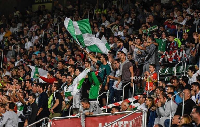 La afición del Elche se prepara para el viaje a Albacete