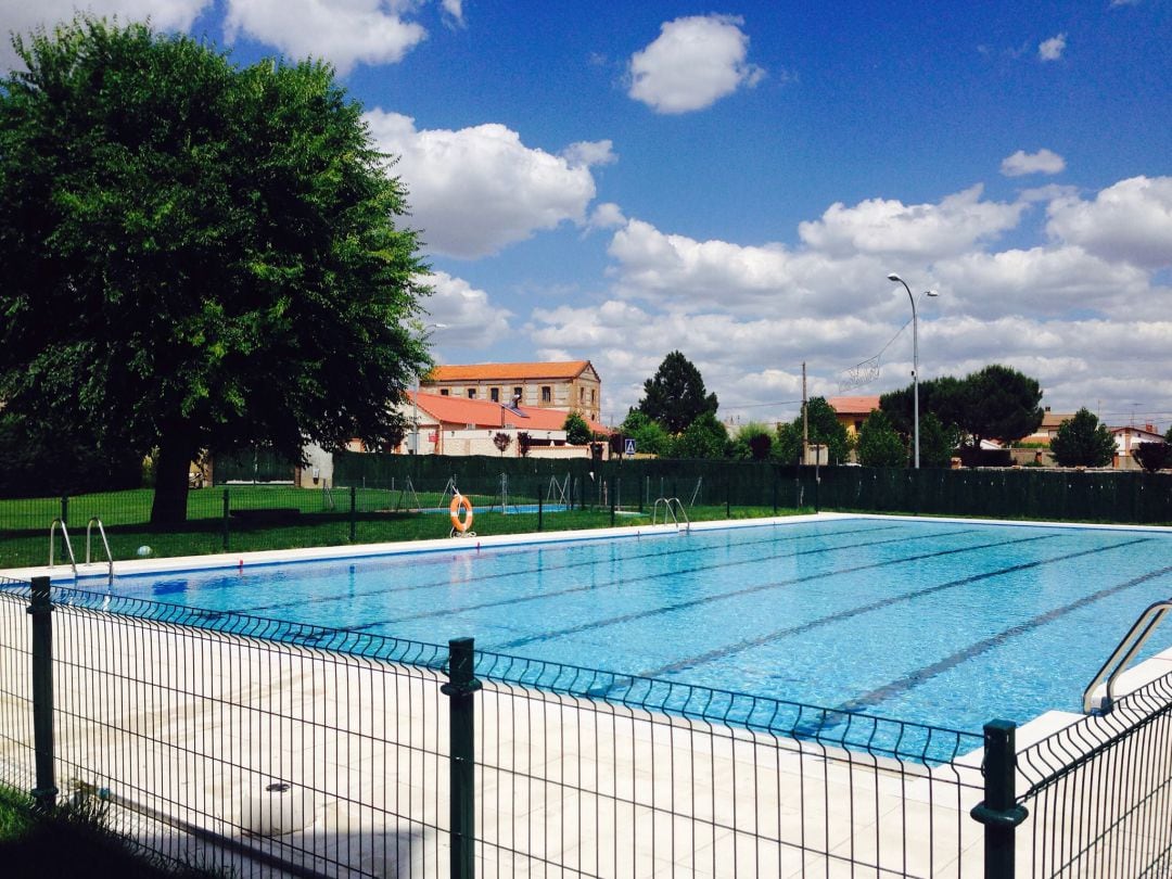 Piscina municipal de Samboal