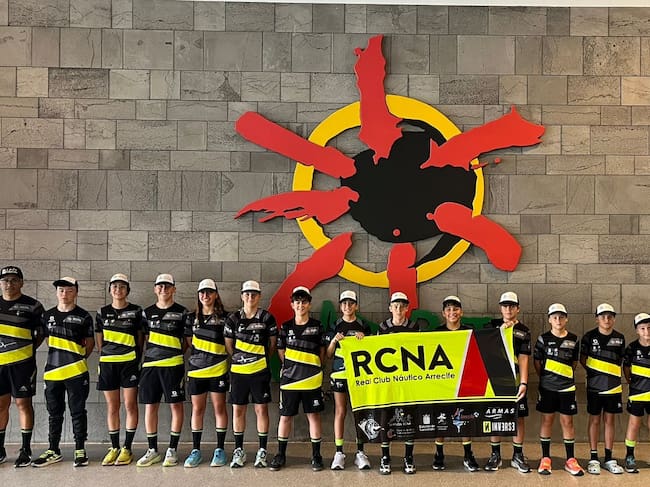 Quince deportistas del Real Club Náutico de Arrecife participan en el Acuatlón ANFI Mogán 2026.