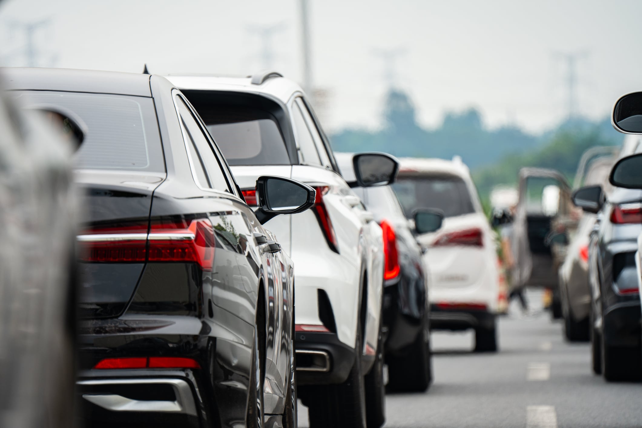 Vehículos en un atasco de tráfico